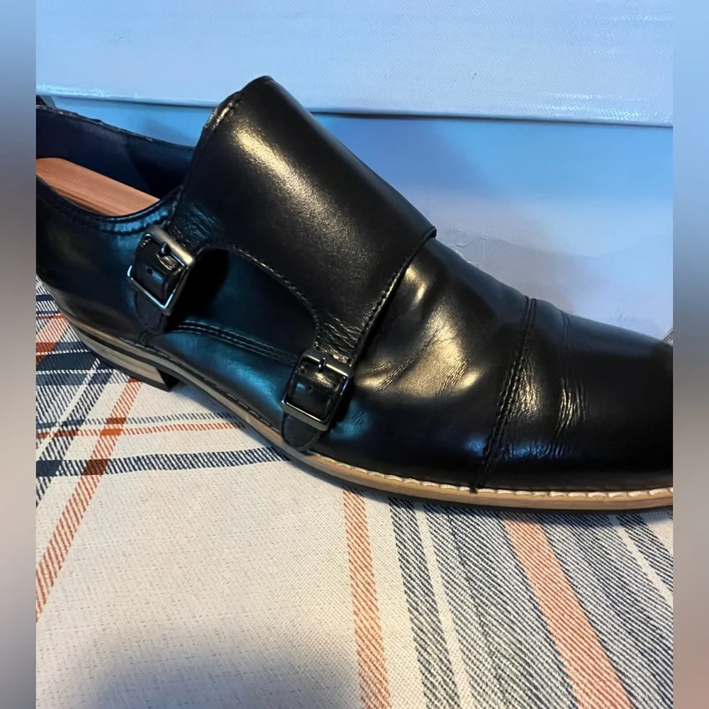 Steve Madden Black Leather 2 buckle dress shoes 10 1/2 - Picture 4 of 9